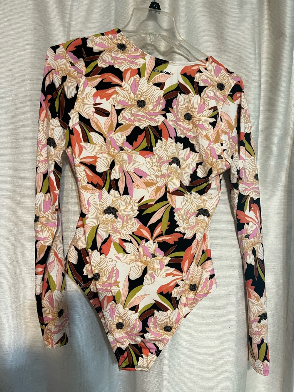 NWT Billabong XL(14) Dream State Bodysuit in gorgeous print. SPF 50 - Picture 7 of 7